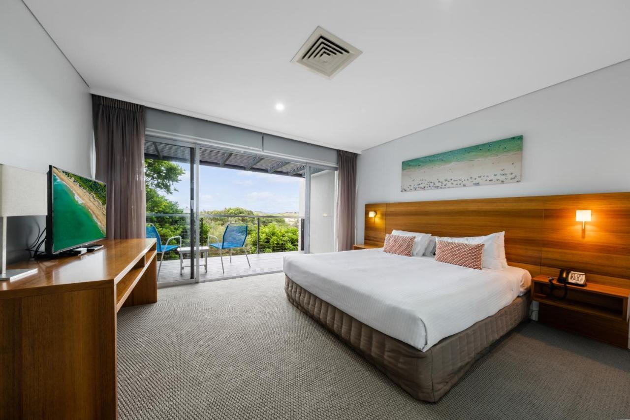 Pullman Magenta Shores Resort Entrance Eksteriør billede A bedroom at the Mantra on Saltwater Island