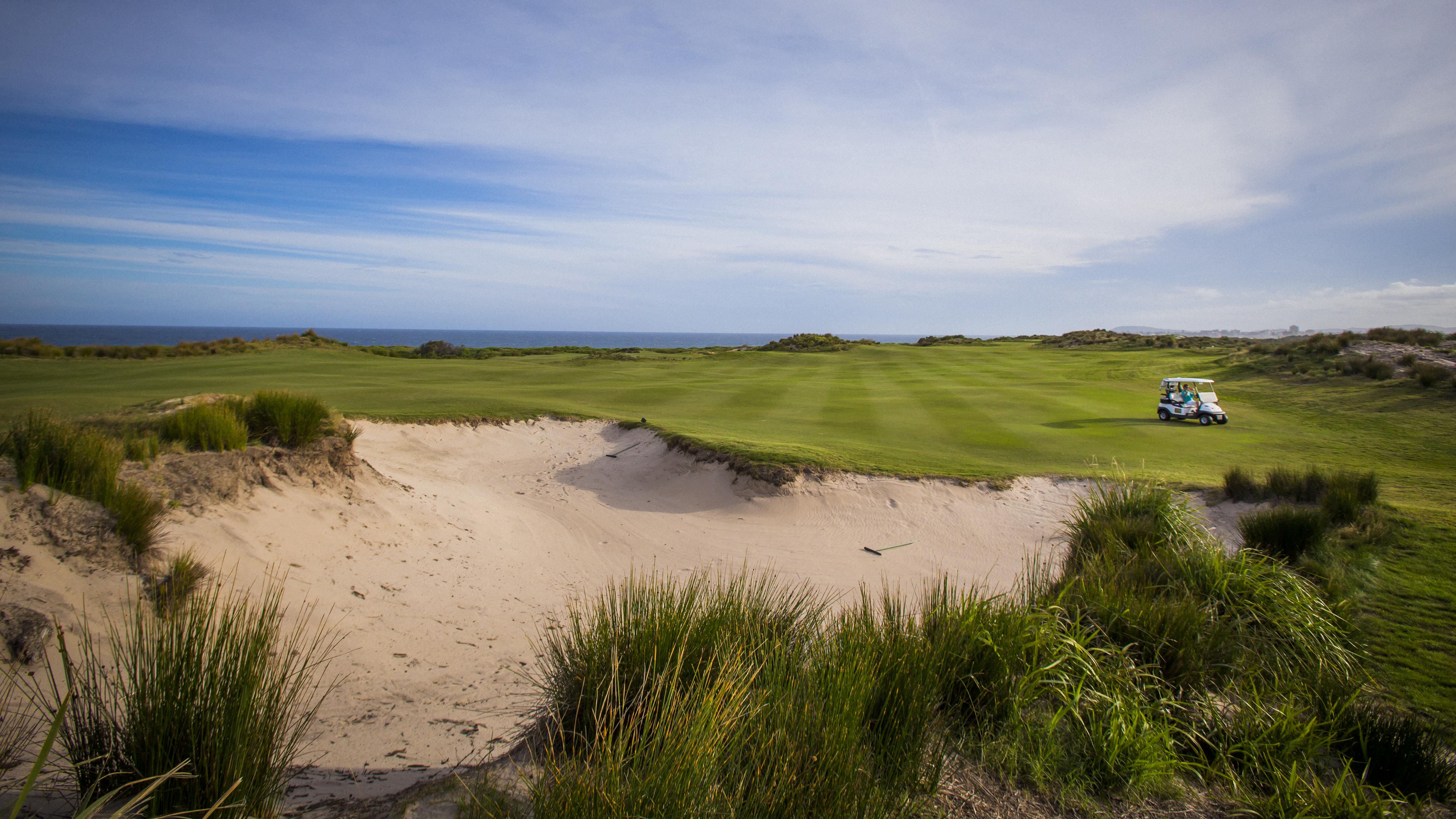 Pullman Magenta Shores Resort Entrance Eksteriør billede The 18th hole at the Old Head Golf Links